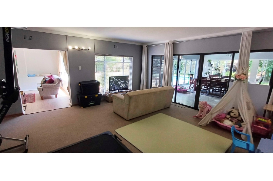 4 Bedroom Property for Sale in Jim Fouchepark Free State